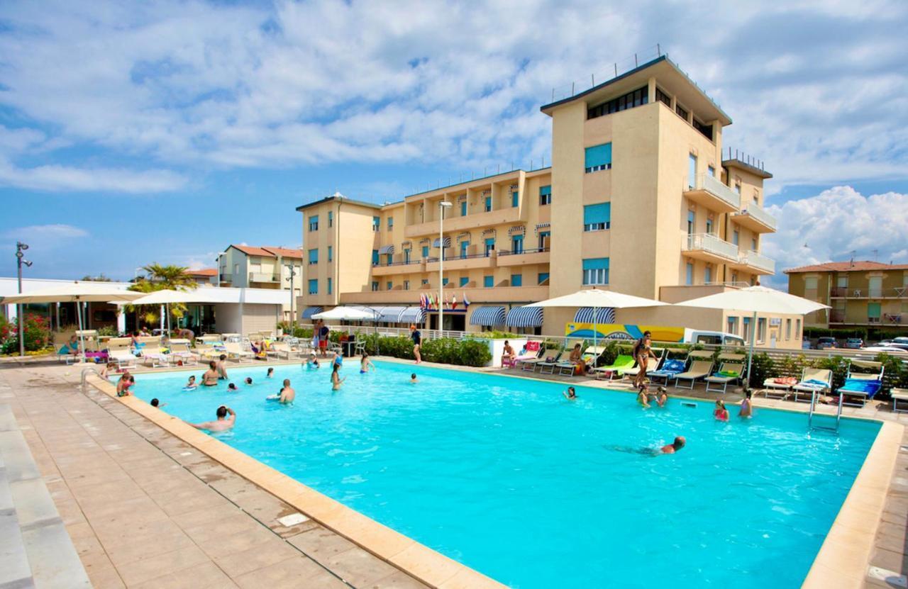 Hotel Stella Marina Marina di Cecina Bagian luar foto
