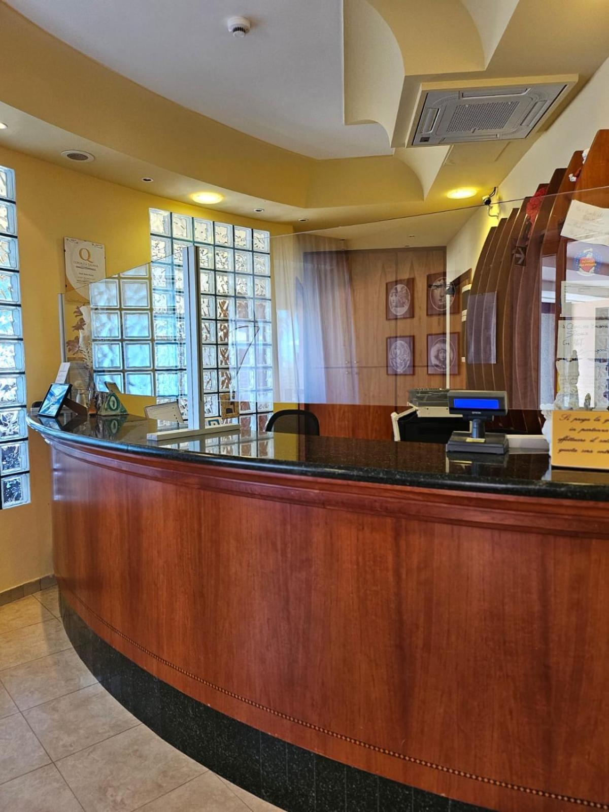 Hotel Stella Marina Marina di Cecina Bagian luar foto